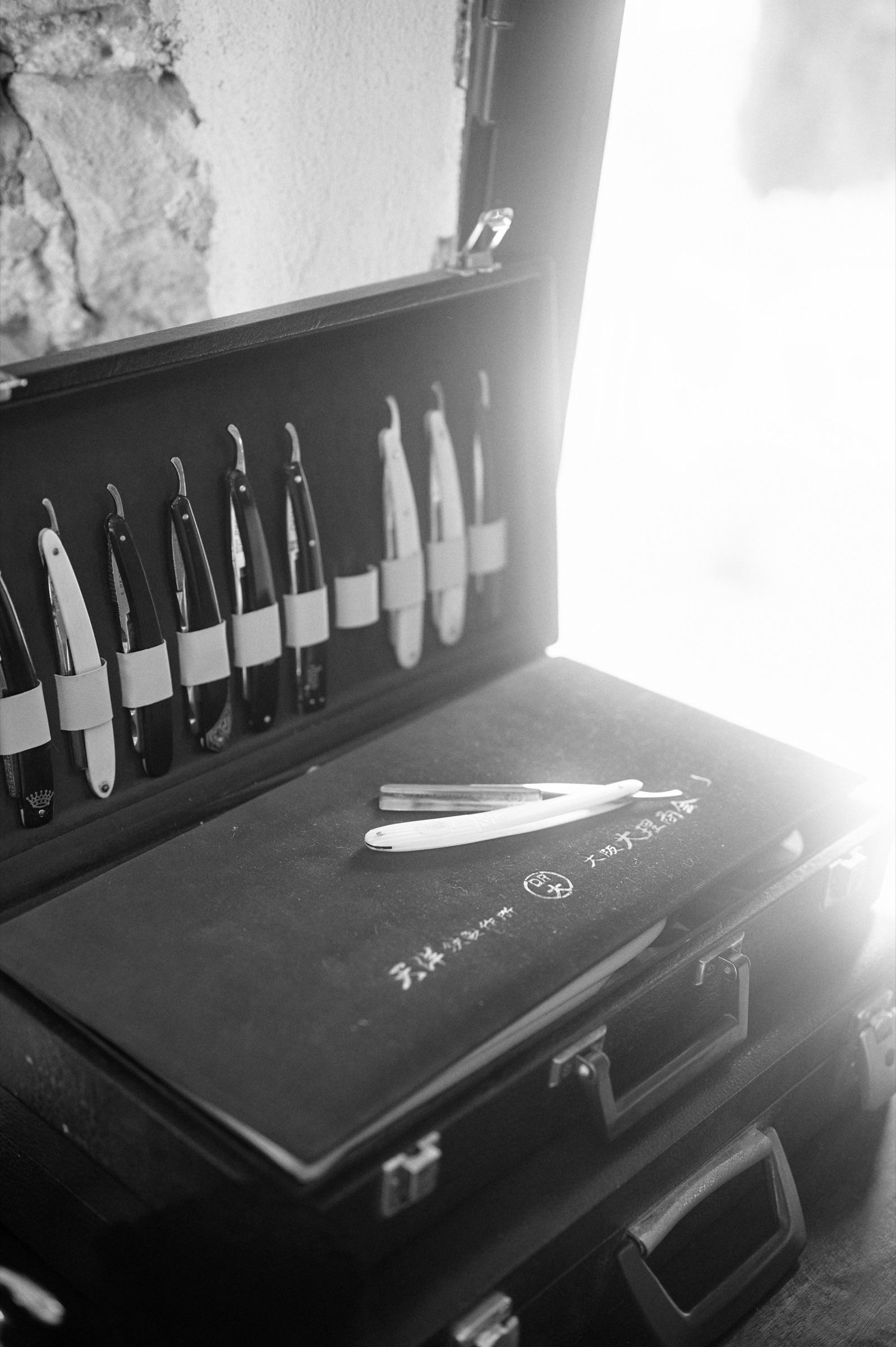 Collection de rasoirs droits, savoir-faire artisanal