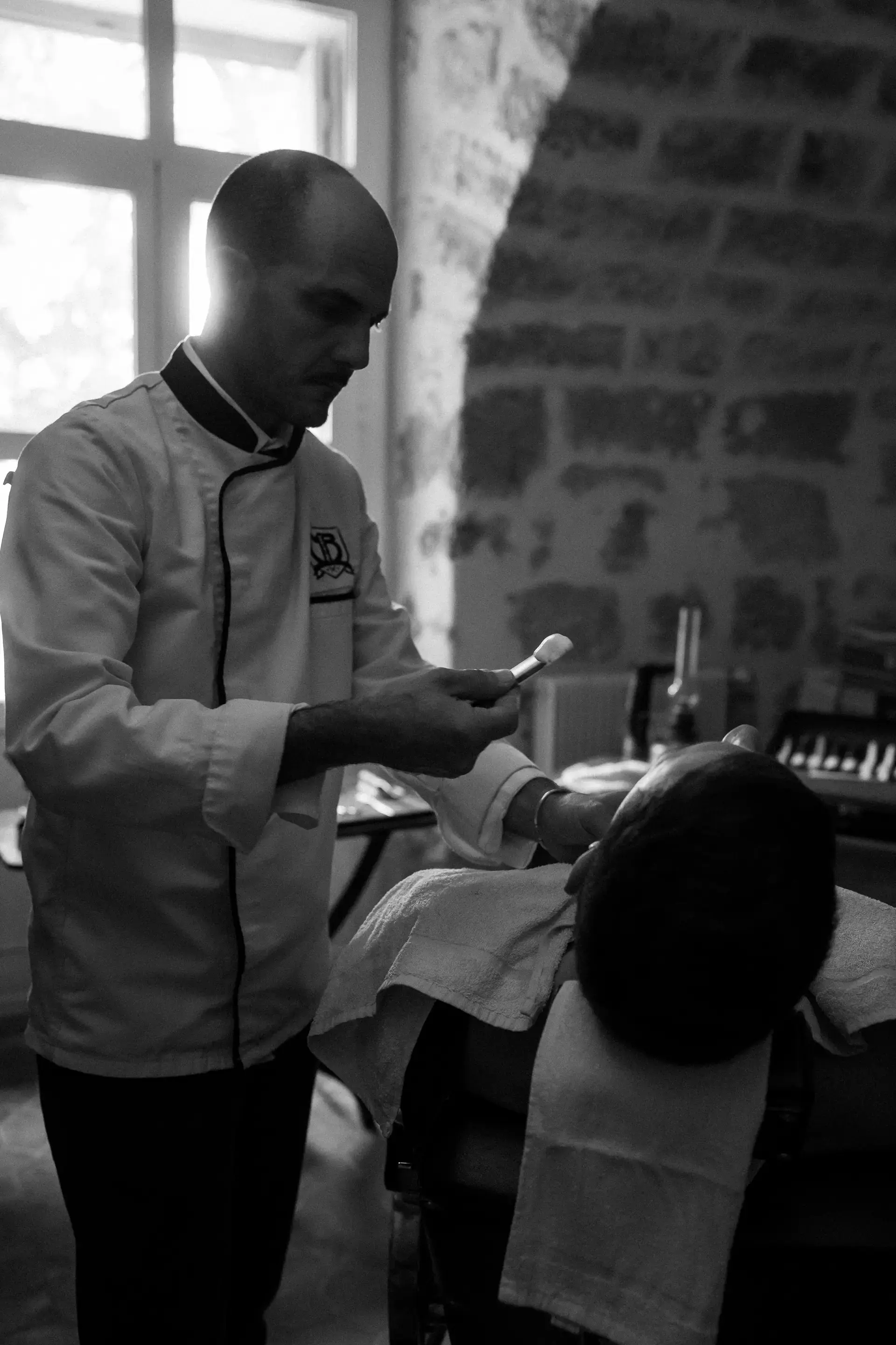 Rasage traditionnel au rasoir droit